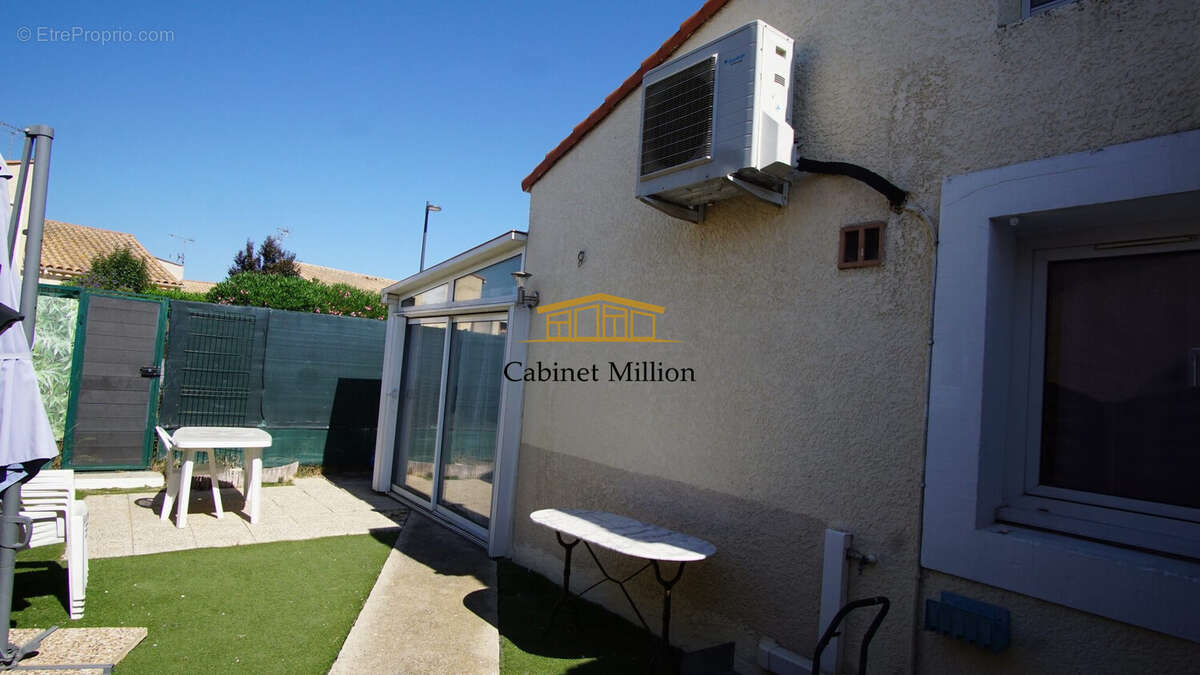 Maison à VIC-LA-GARDIOLE