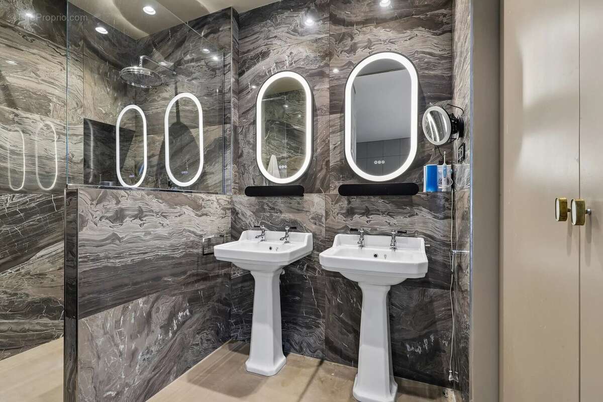 Exclusivité – paris 16e – avenue foch – appartement de prestige avec chambre de service - photo 10