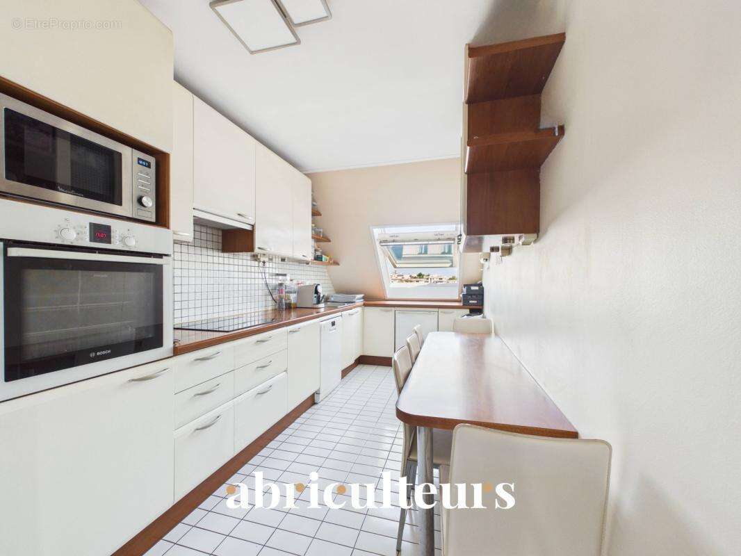 Appartement familial - Dernier étage -- 6 pièces en vente à Charenton-le-Pont (94220) - photo 4