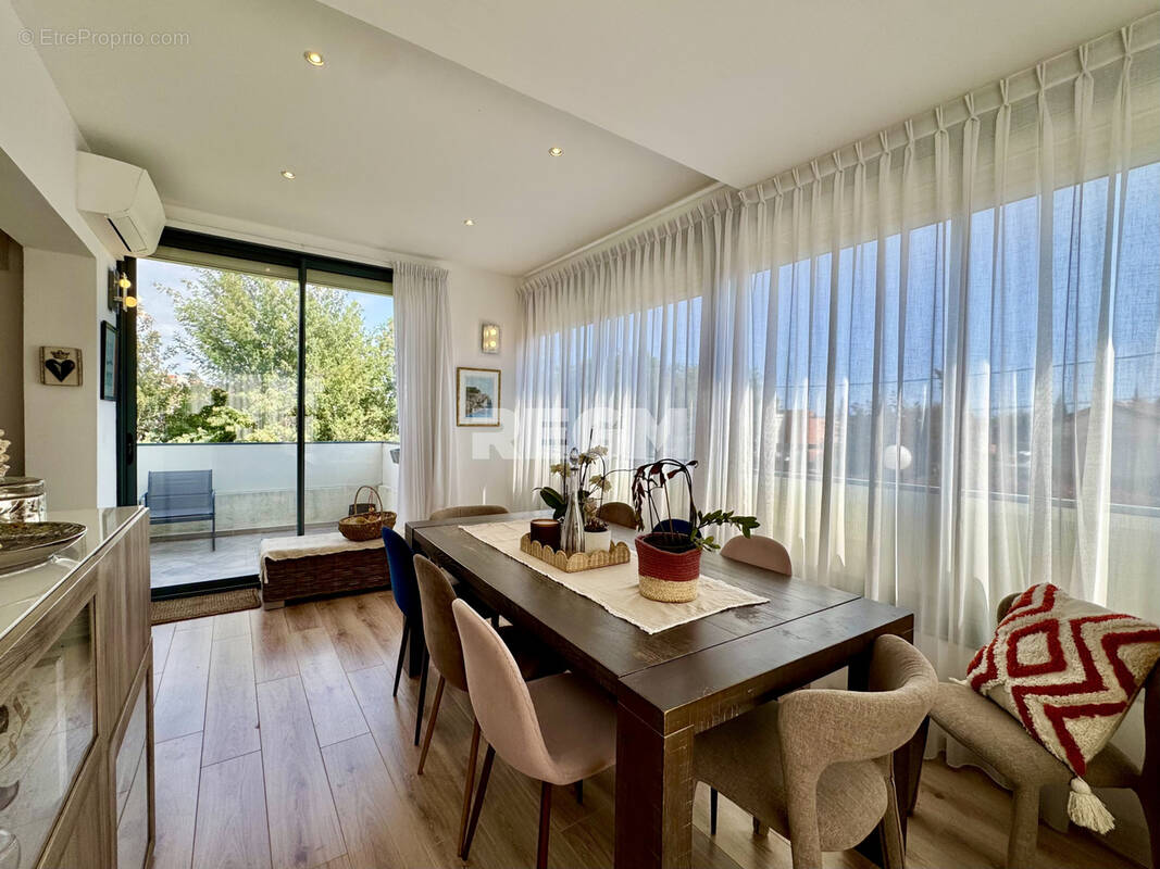 Appartement à MANDELIEU-LA-NAPOULE