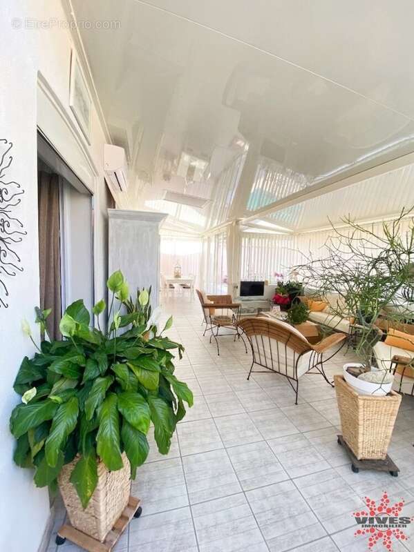 Villa de plain-pied 231 m² - 4/5 chambres avec logement indépendant  Piscine  Terrain 500 m2 - Poilhes - photo 10