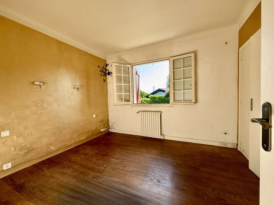 Maison à BASSUSSARRY