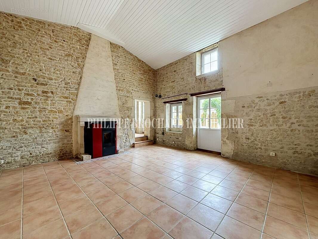 Maison 179 m² à Peault  - photo 7