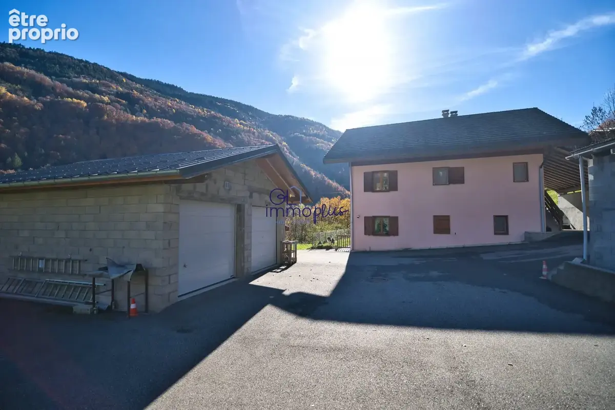 Maison 8 pièces 202 m² à vendre à Queige (73720) - photo 2