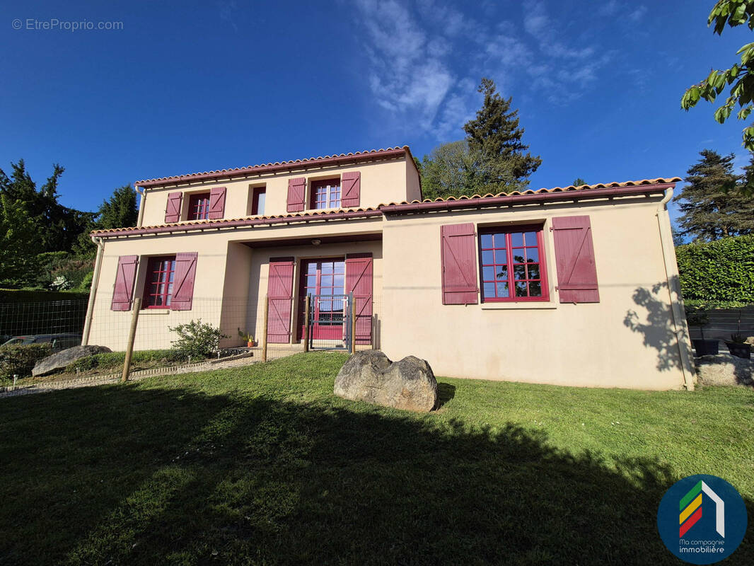 Maison à POUZAUGES