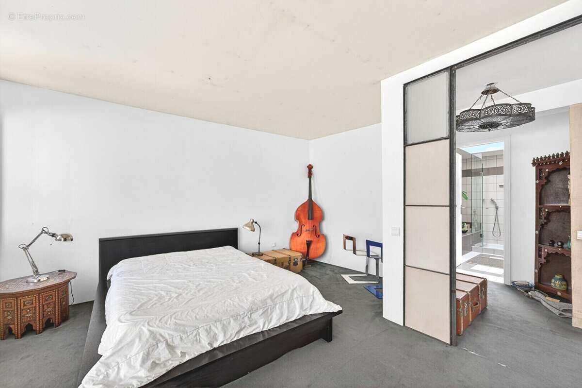 Appartement à LES LILAS