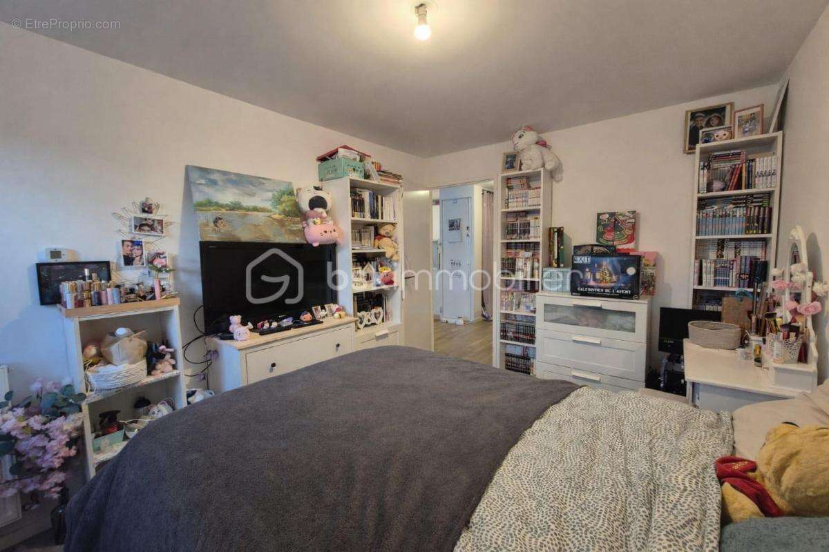 Appartement à COURCOURONNES