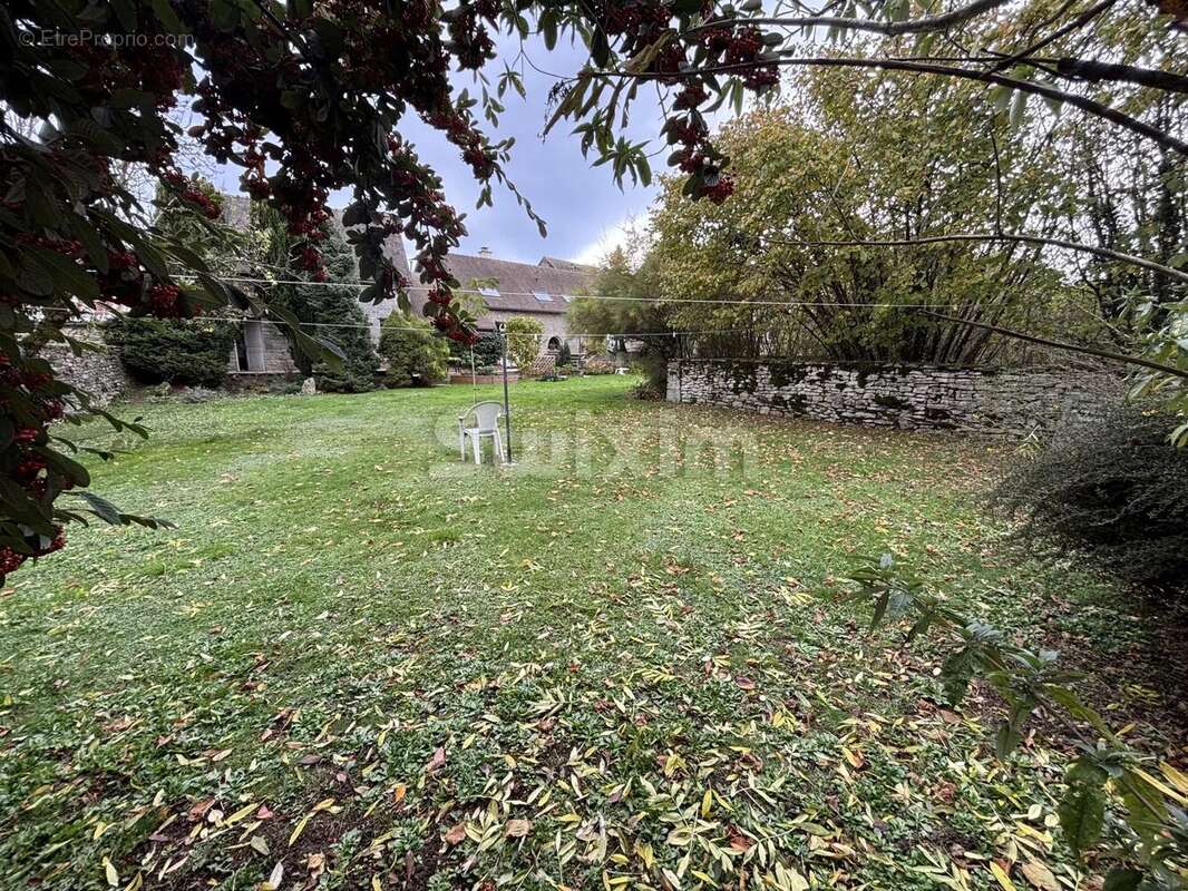 Maison à BIERRY-LES-BELLES-FONTAINES