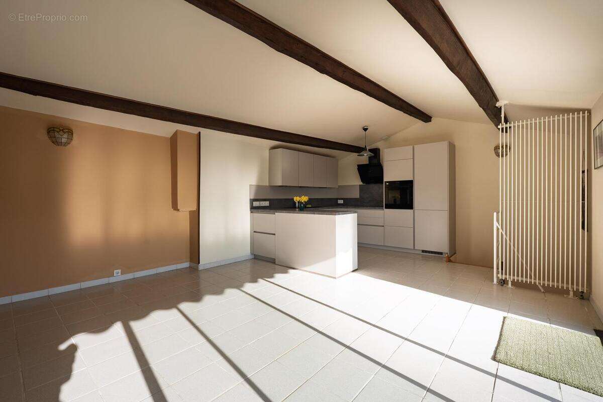 Appartement à MARSEILLE-7E