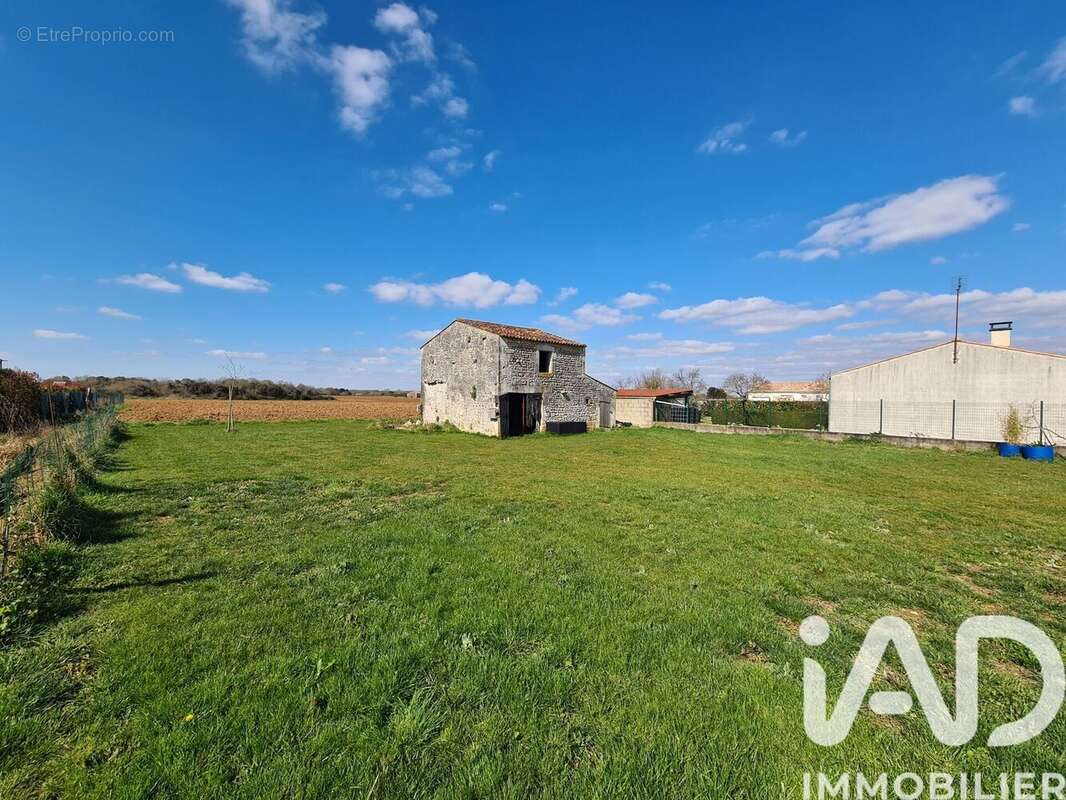 Photo 3 - Terrain à SAINT-PORCHAIRE