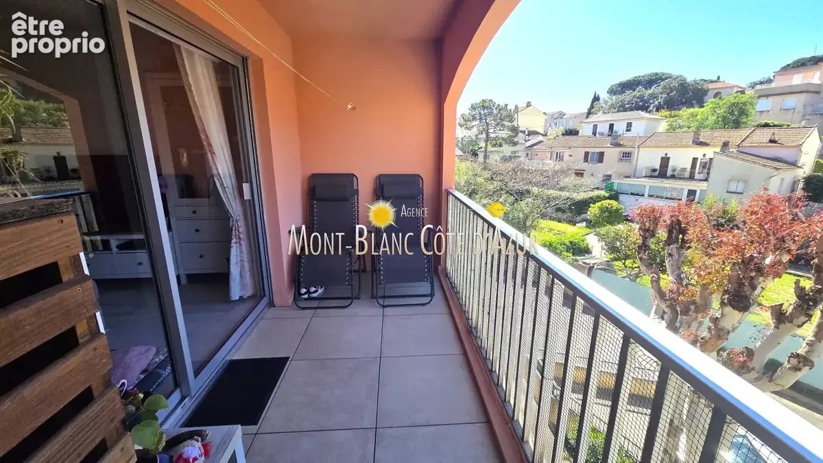 Appartement 2 pieces, terrasse, cave, place de parking privee - photo 2