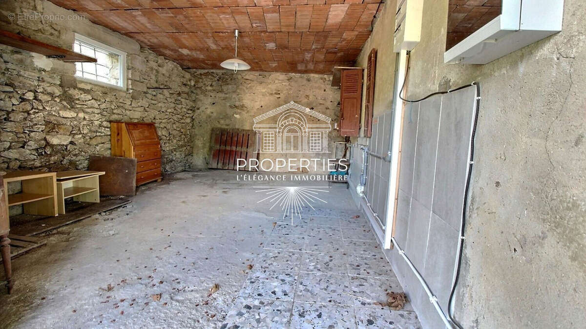 Appartement à BORMES-LES-MIMOSAS