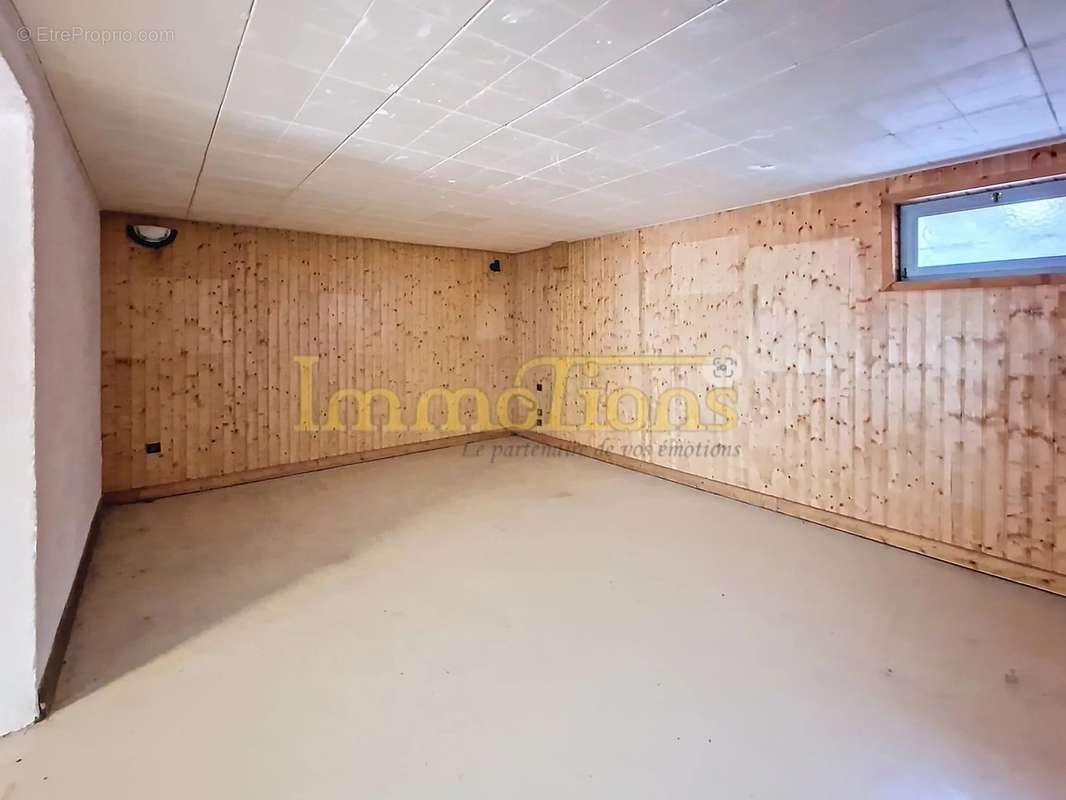 Maison à SAINT-PIERRE-DE-CHERENNES