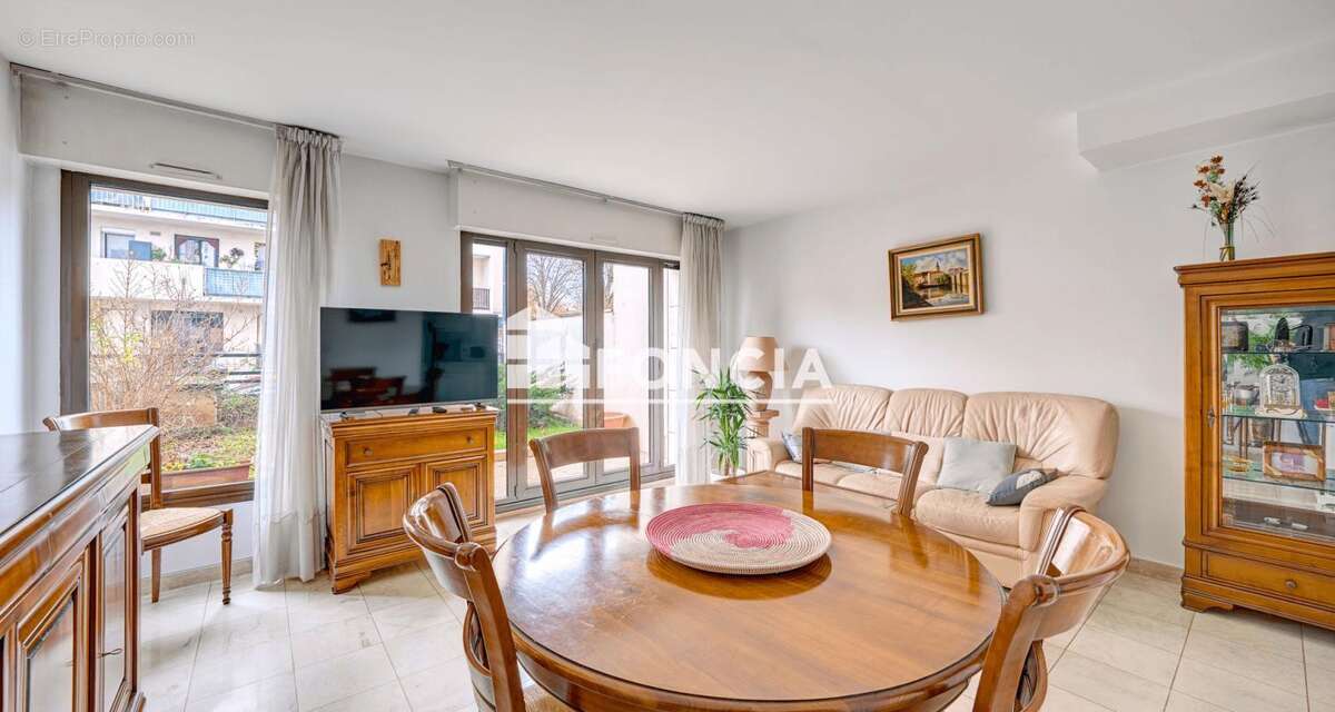 Appartement à BOURG-LA-REINE