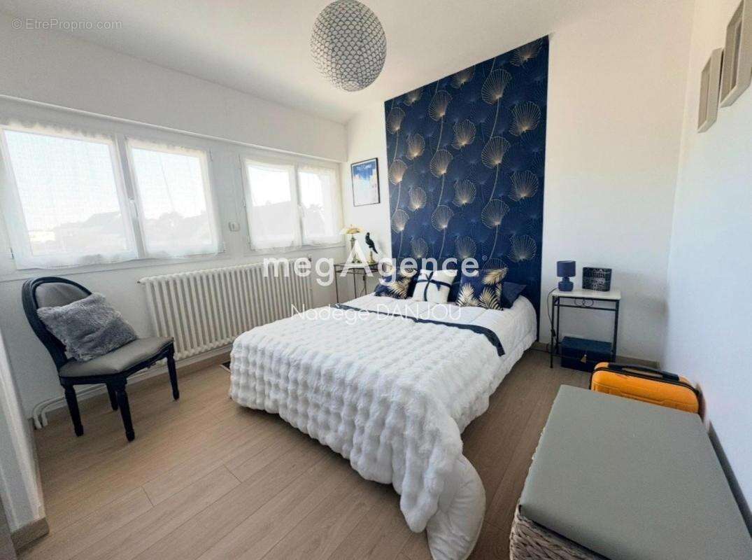 Maison à DONVILLE-LES-BAINS