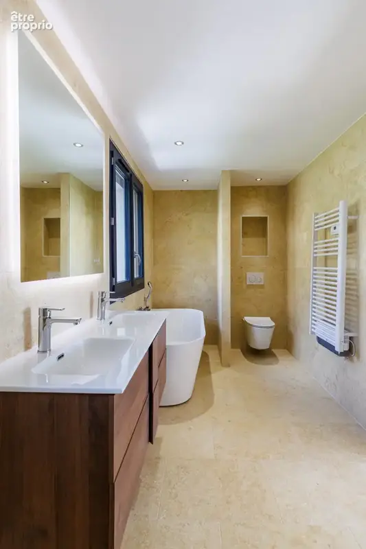 Maison entièrement rénovée avec piscine, à 200 m du village - photo 11