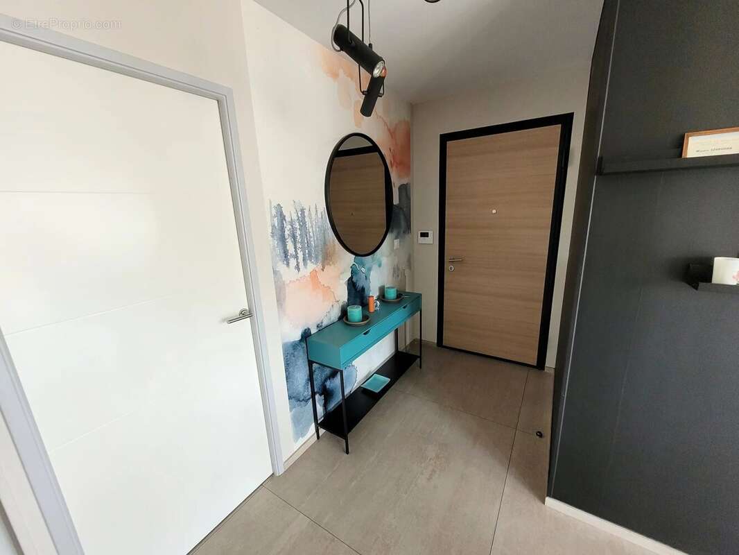Appartement de standing en plein centre-ville - 5 pièces - 132.77 m² - photo 10