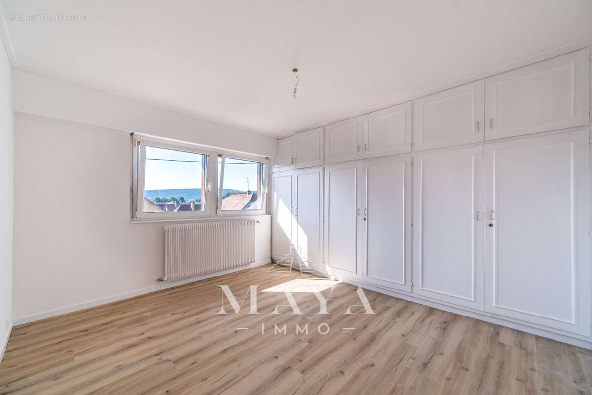 DURMENACH, Appartement 3 pièces avec balcon et garage double ! - photo 6