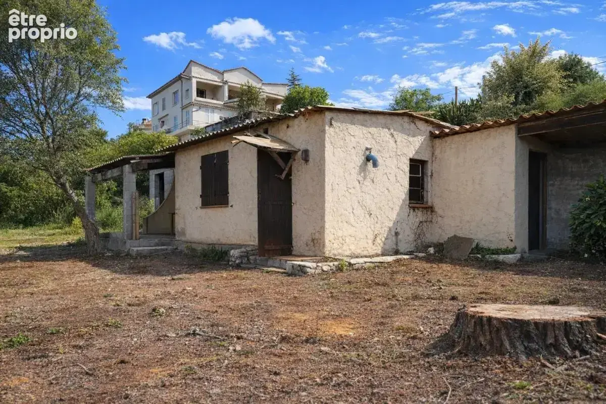 Photo Terrain à Colomars au prix de 220 000€