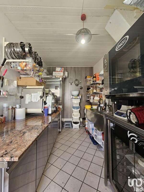 Photo 2 - Commerce à COMBS-LA-VILLE