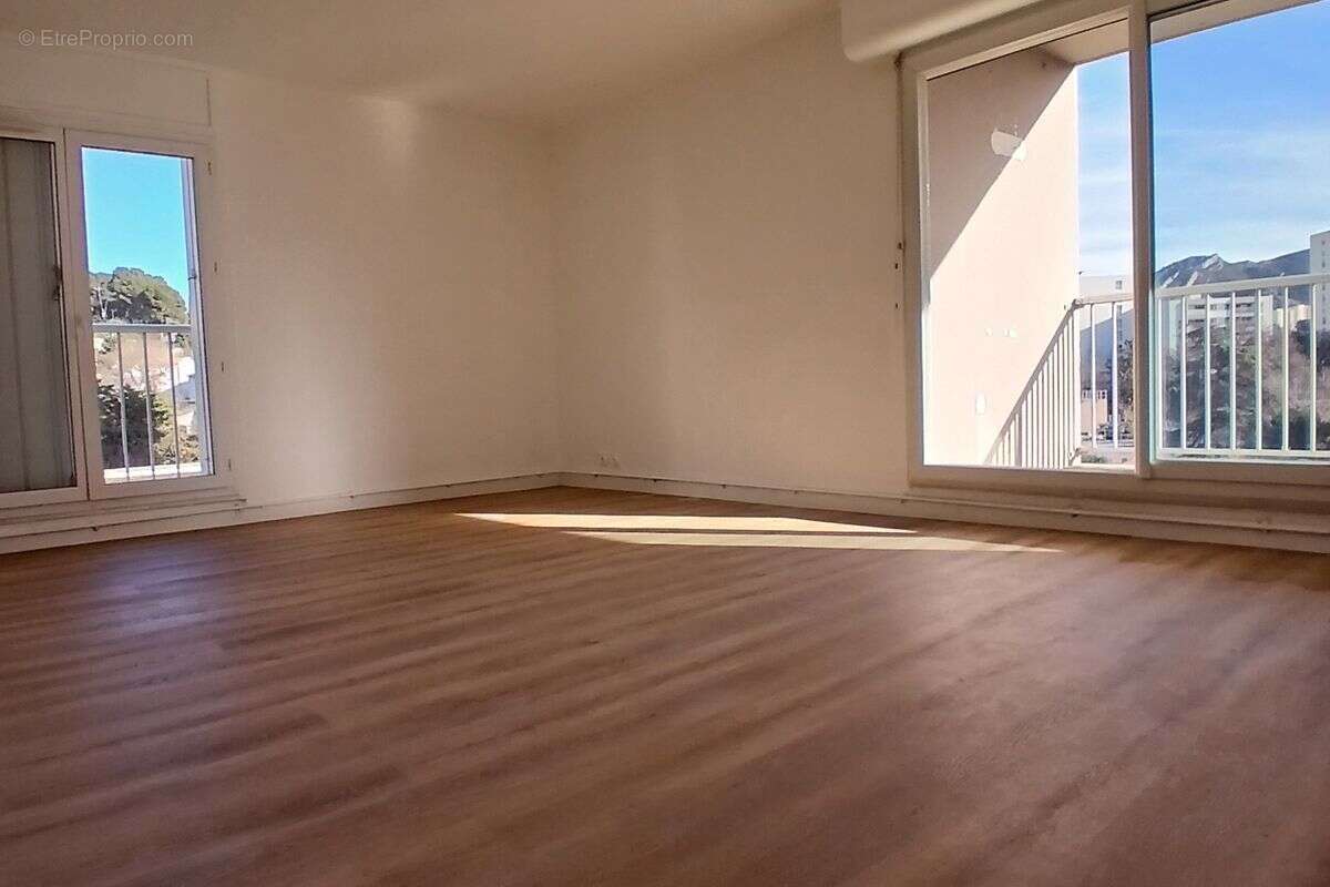 Appartement à MARSEILLE-11E