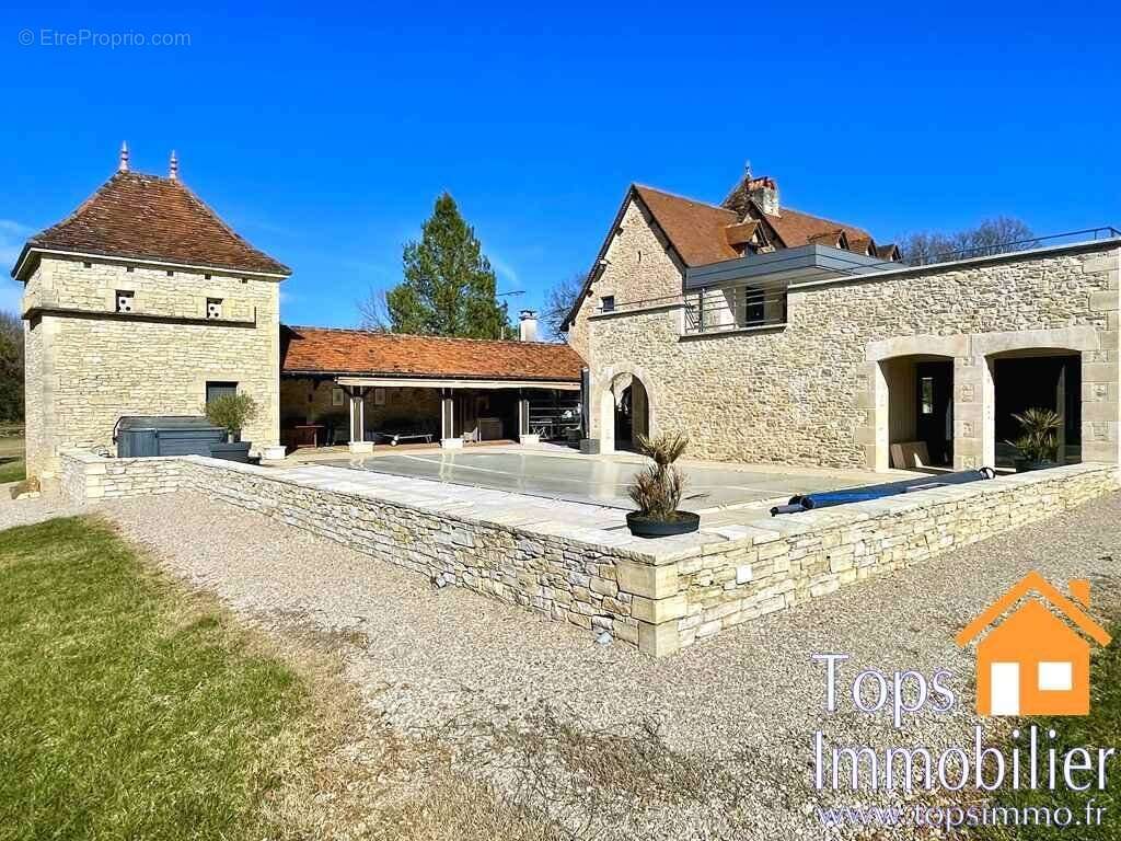 Maison à VILLENEUVE