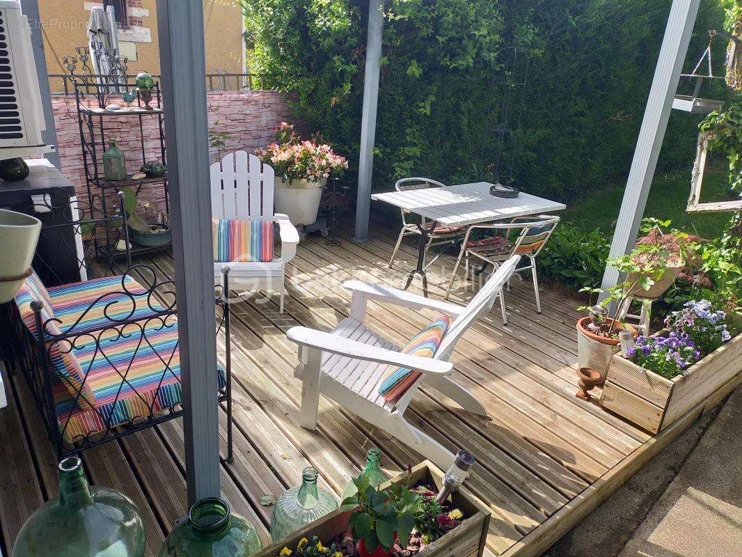 Maison de bourg 'clés en main' de 124 m² : Vie de plain-pied, Double Garage et Vue Campagne ! - photo 11