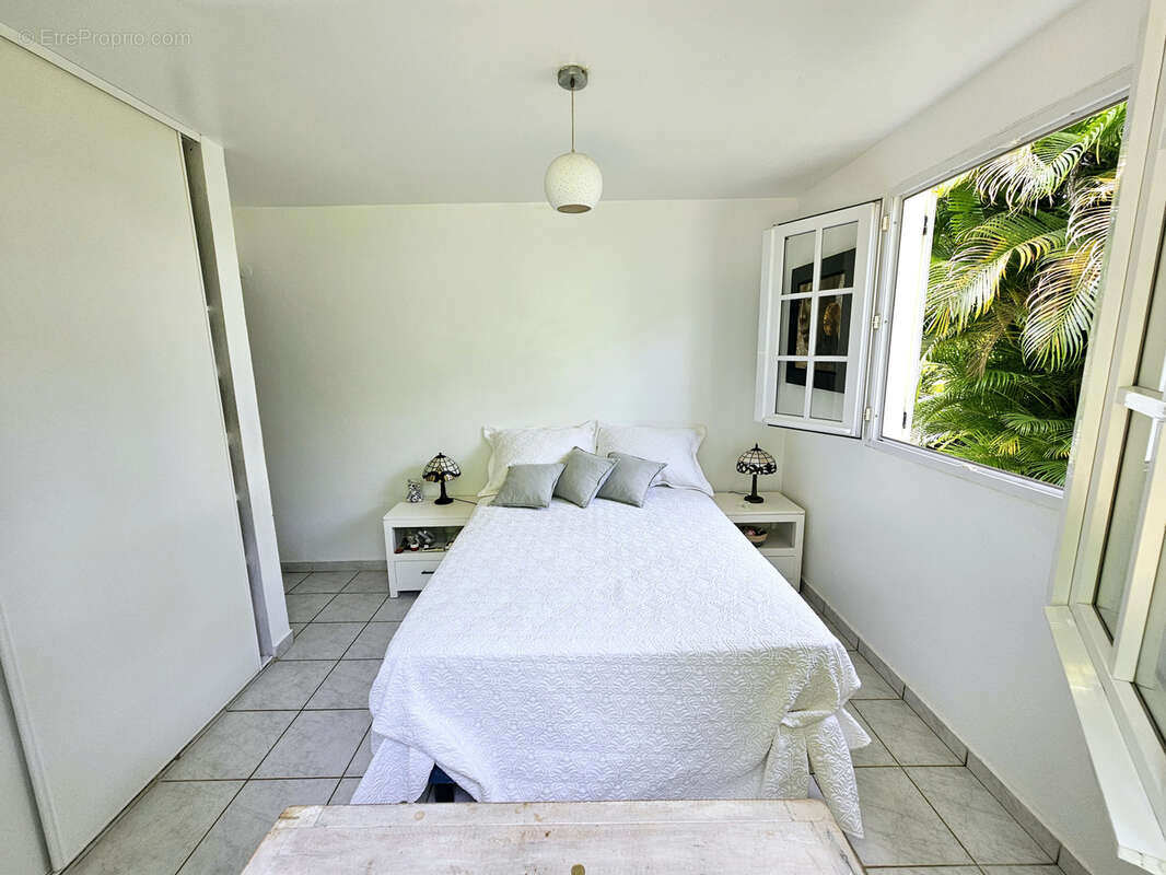 Maison à PETIT-BOURG