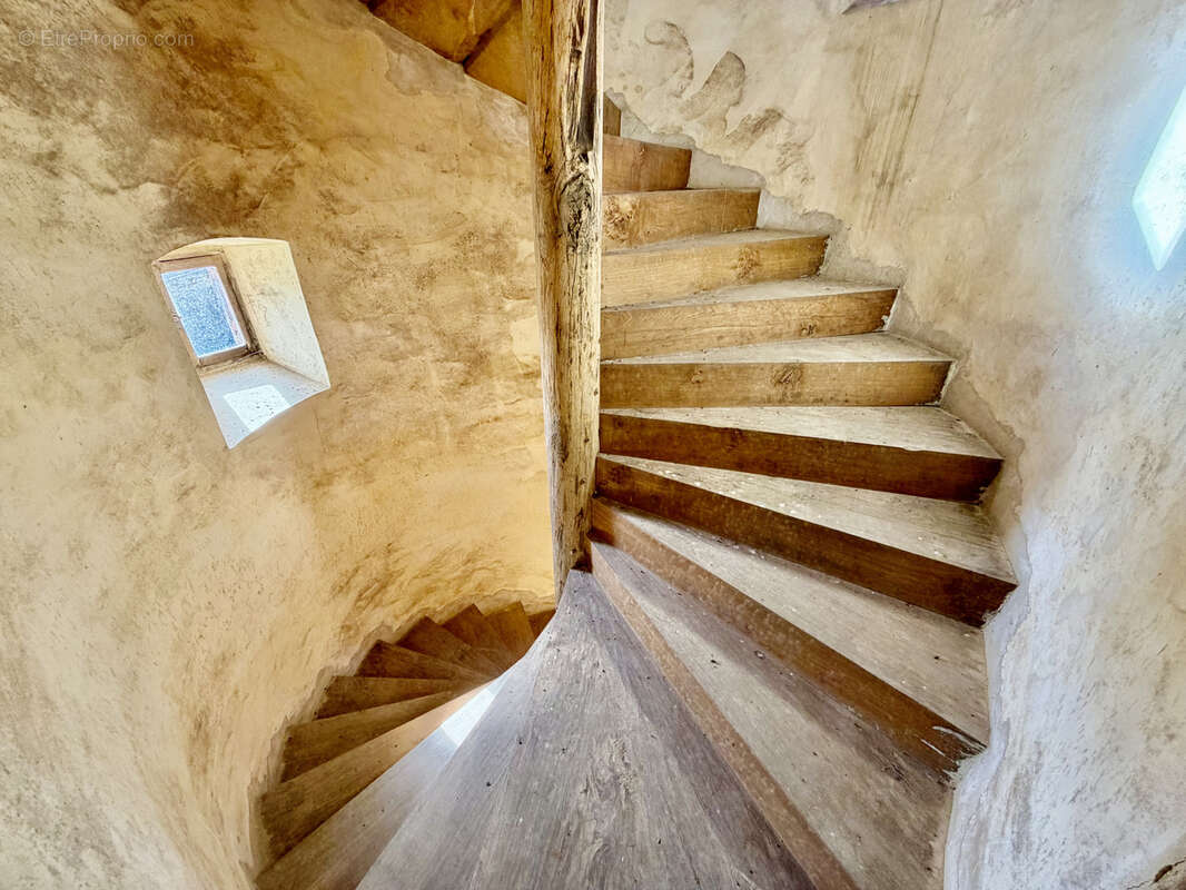 Maison à MEZIERES-SOUS-LAVARDIN