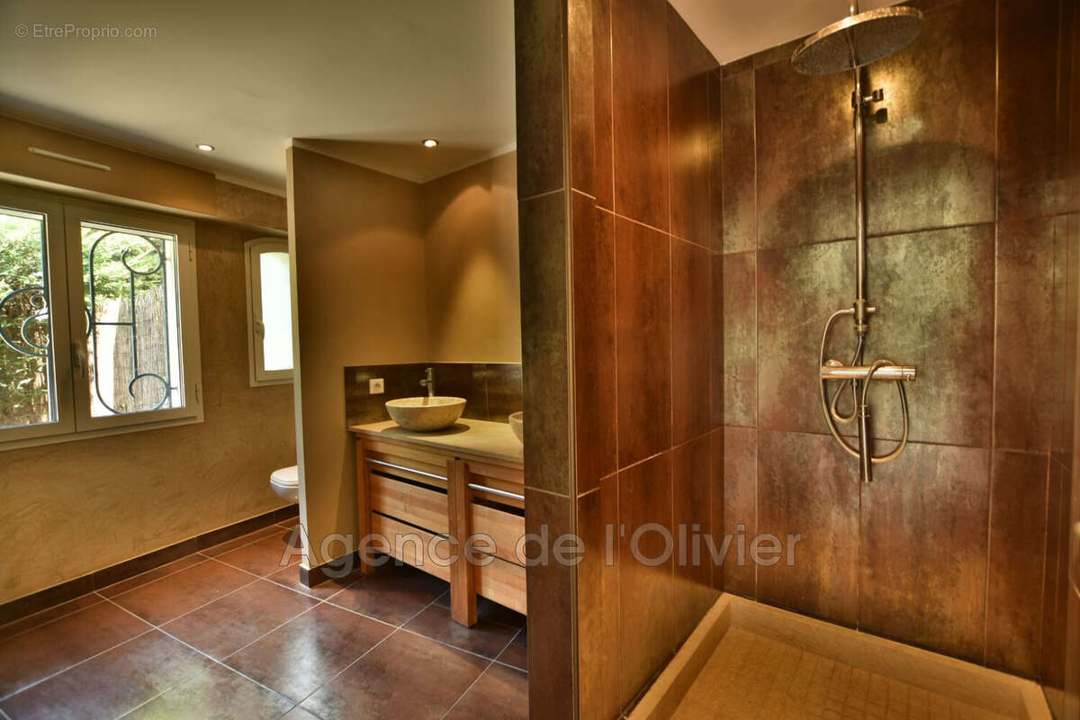 Appartement 157 m² à Grasse  - photo 9