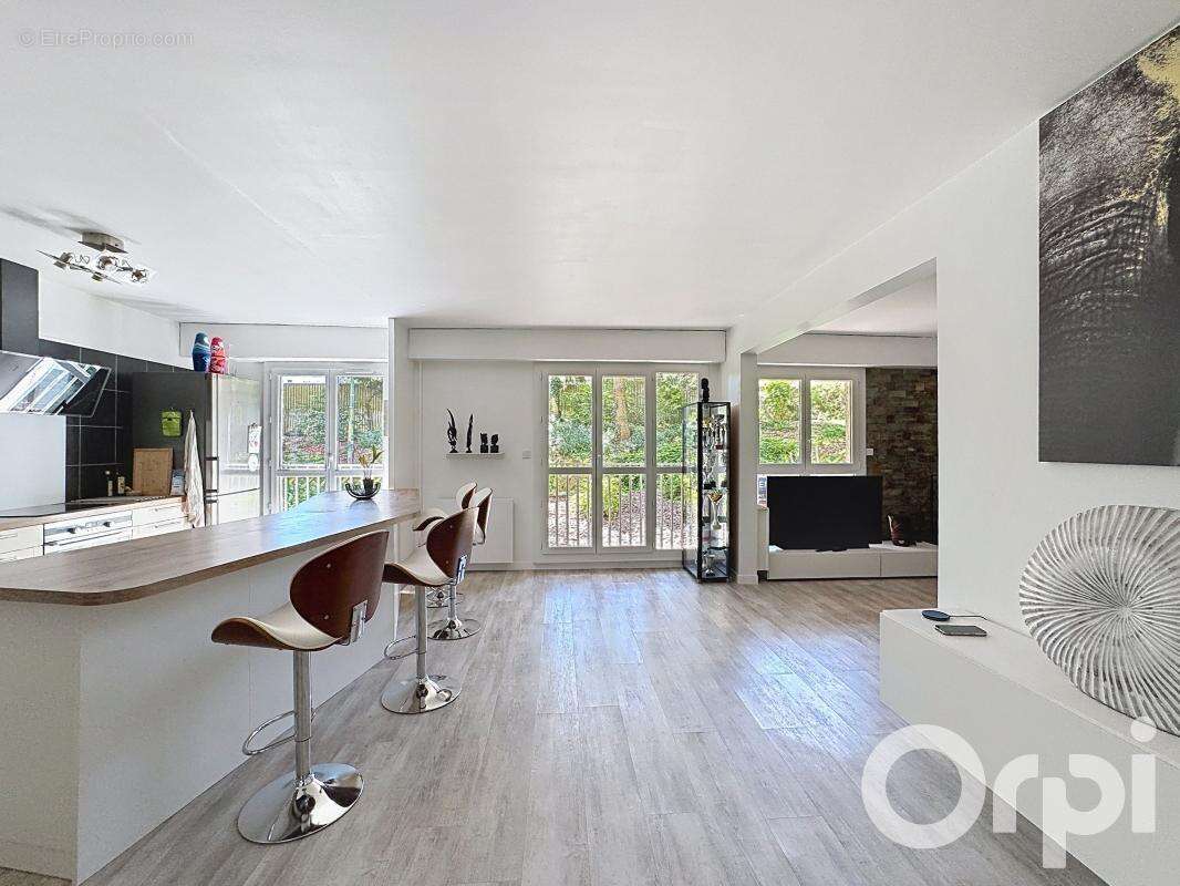 Appartement à LES ULIS