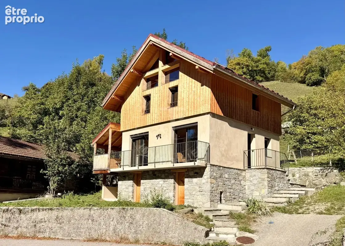 Manigod village – superbe chalet de 3 chambres rénové avec vue panoramique sur les montagnes - photo 2