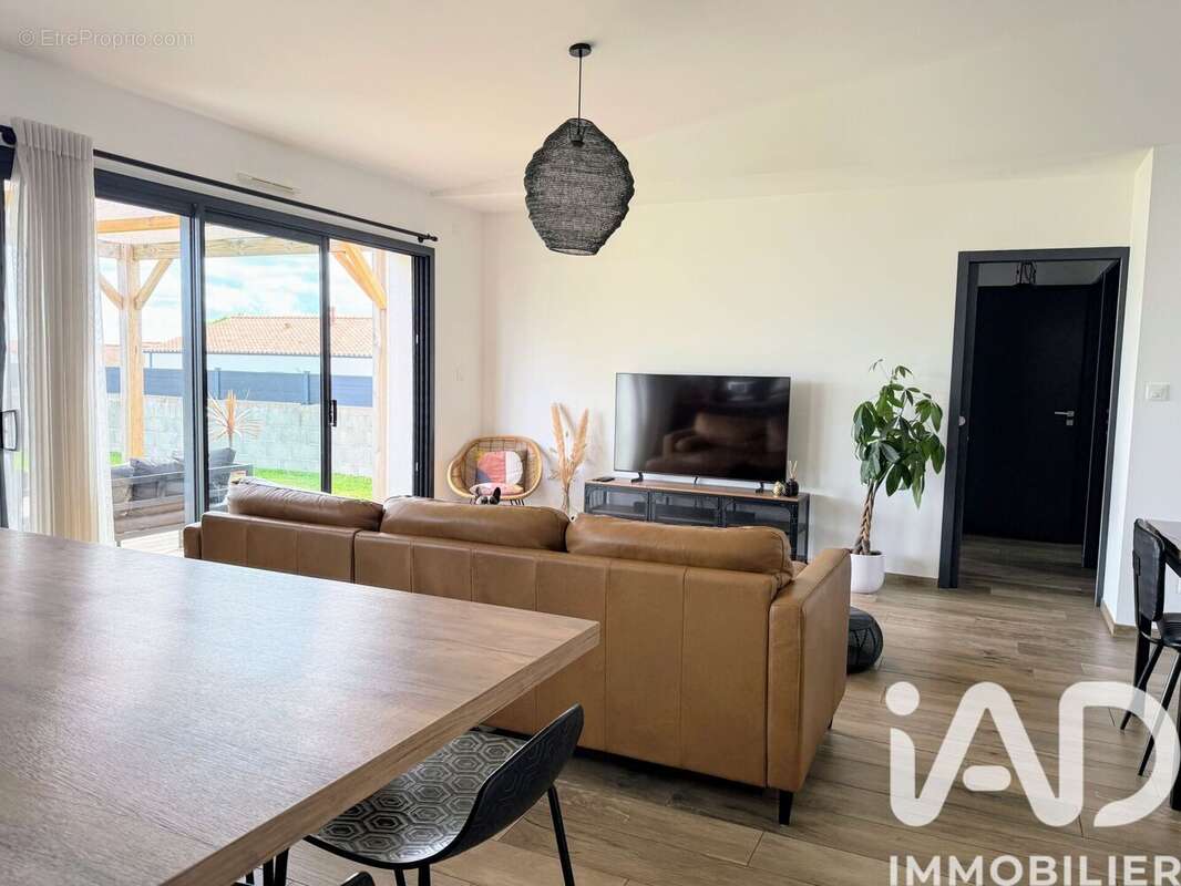 Photo 4 - Maison à VENANSAULT