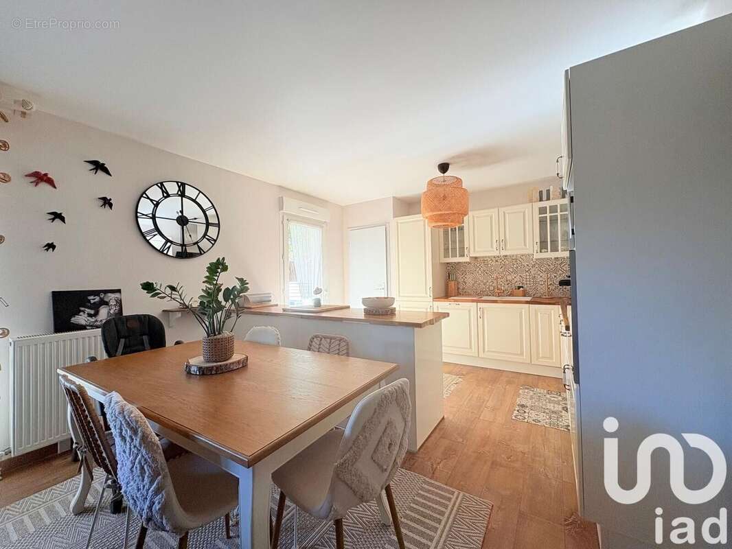 Photo 2 - Appartement à COMBS-LA-VILLE