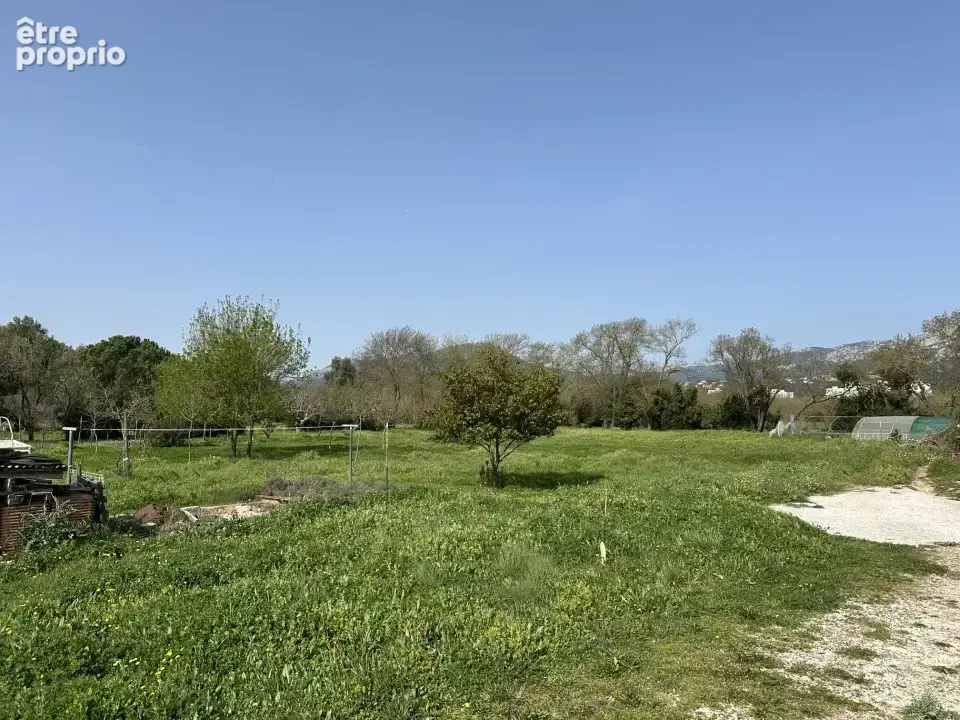 Terrain à LE PRADET