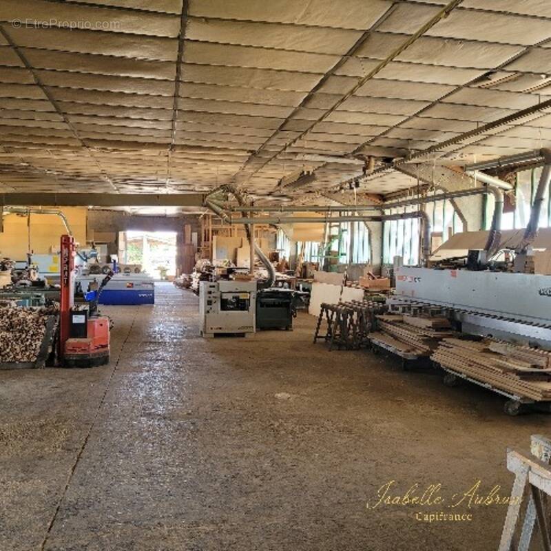 Commerce à LA COTE-SAINT-ANDRE