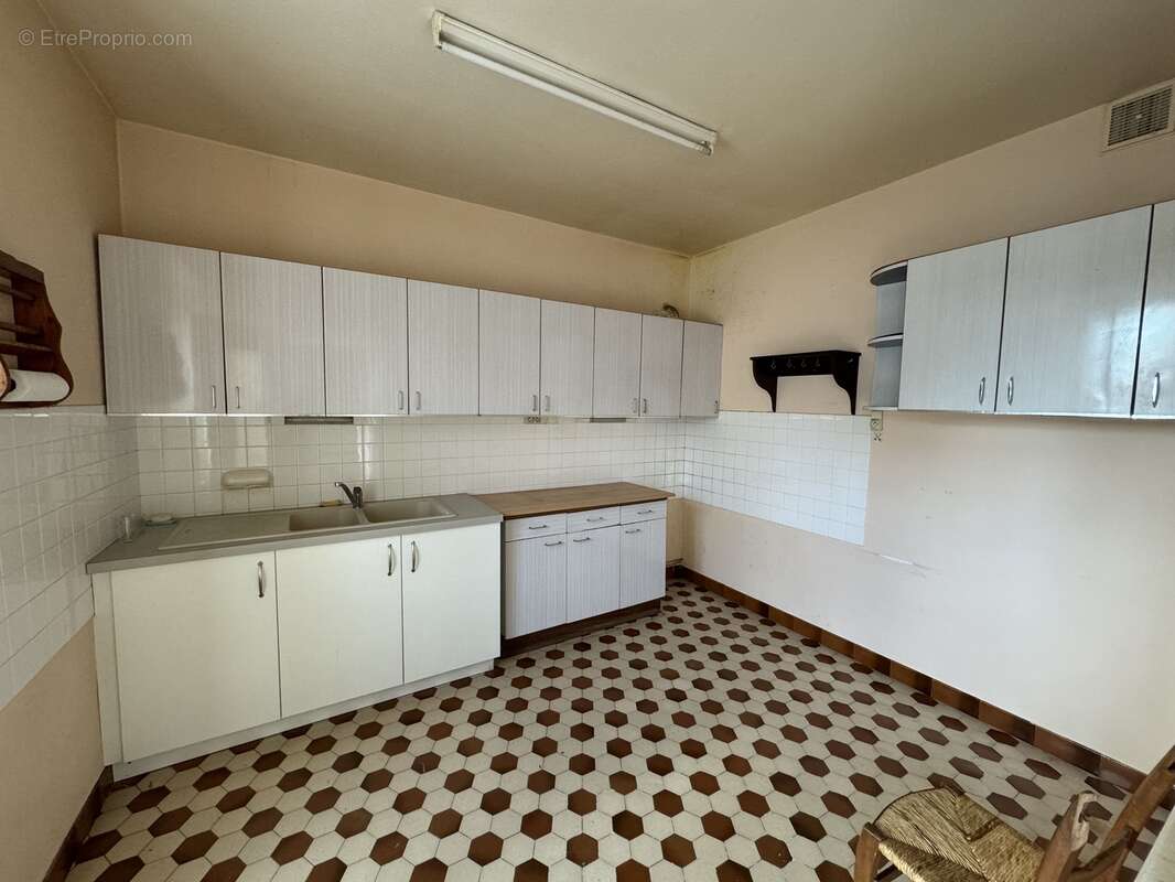 n°2 - Maison à BOURGANEUF