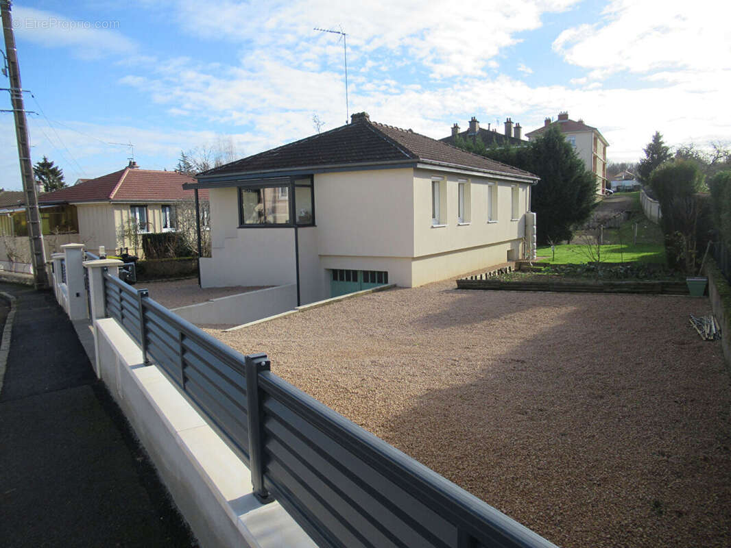 Maison à PARAY-LE-MONIAL
