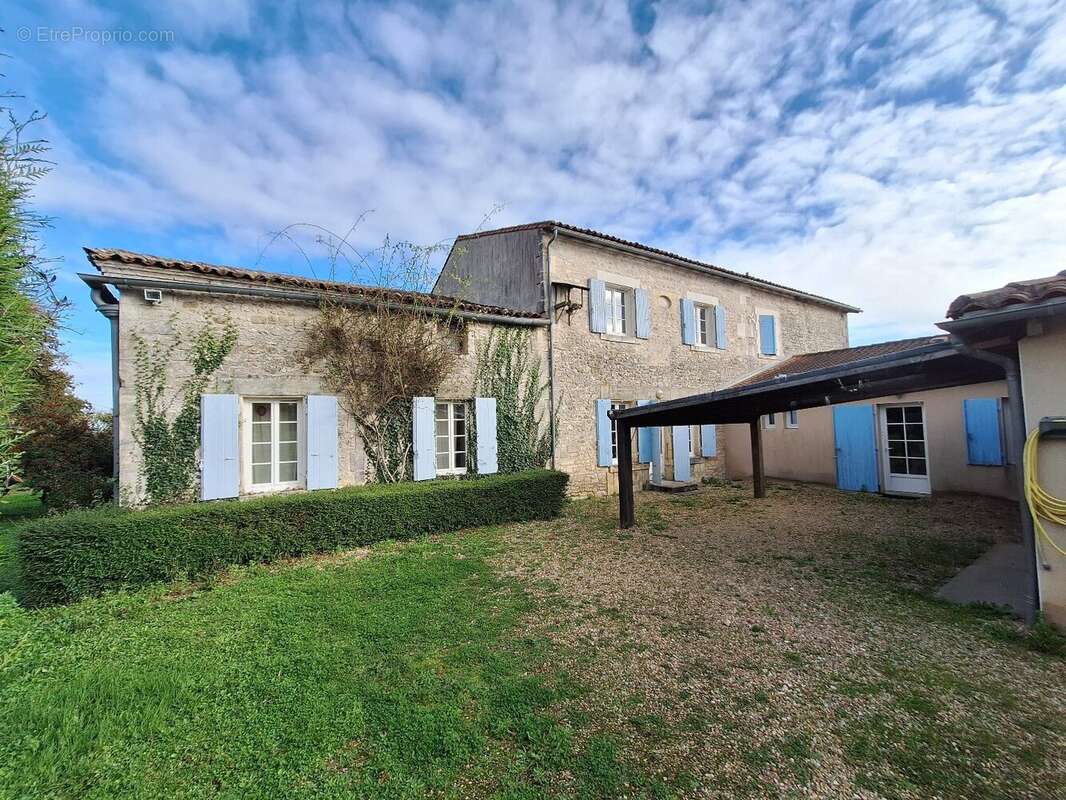 Maison à CHERVES-RICHEMONT