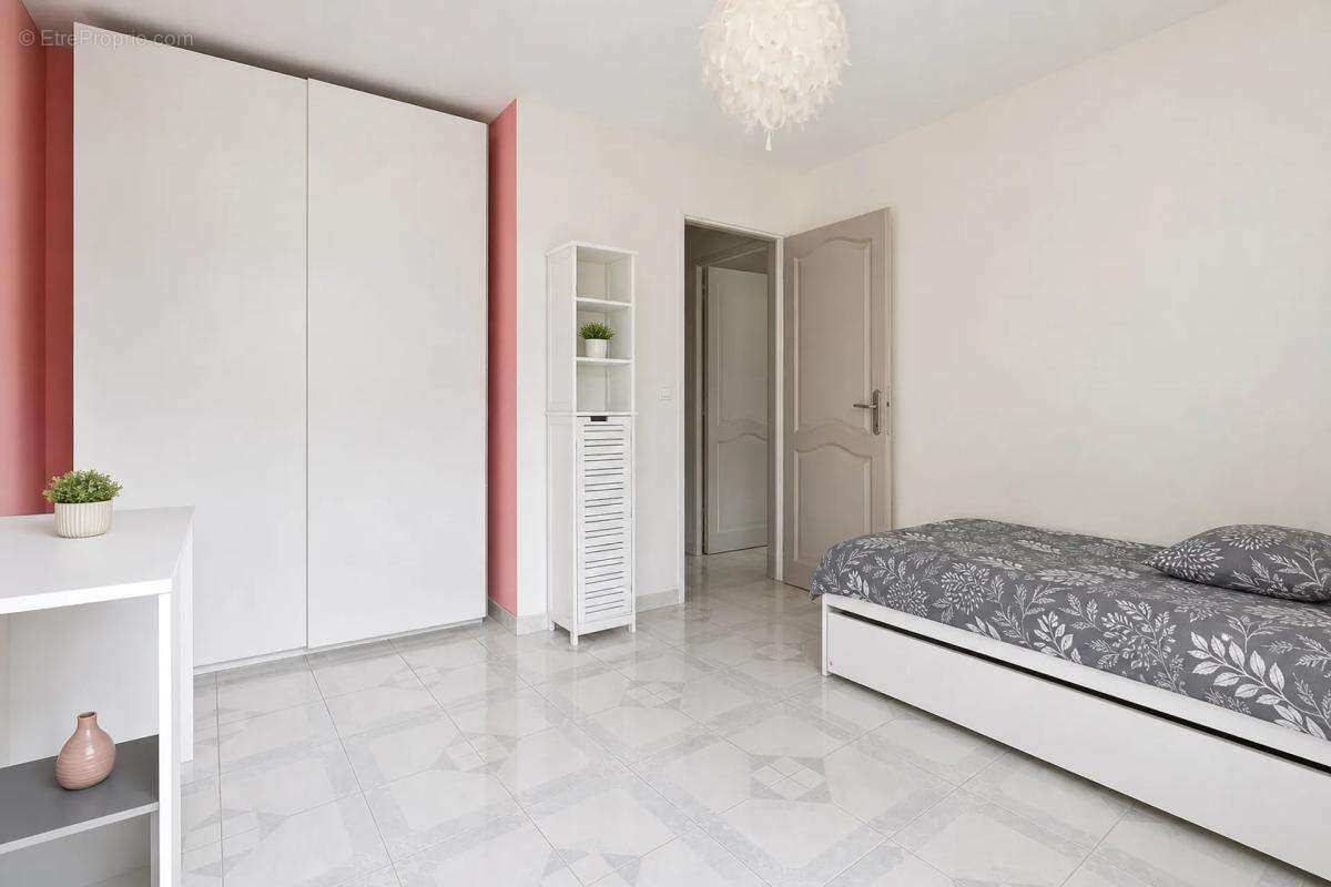 Maison de plain-pied 5 pièces à Rians, louée - photo 11