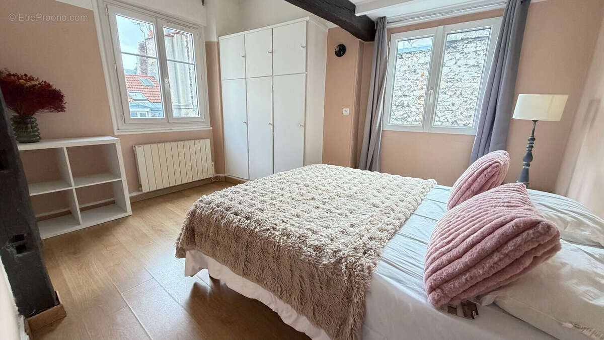 Appartement à PARIS-2E