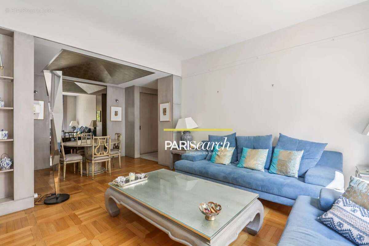 Appartement à PARIS-8E