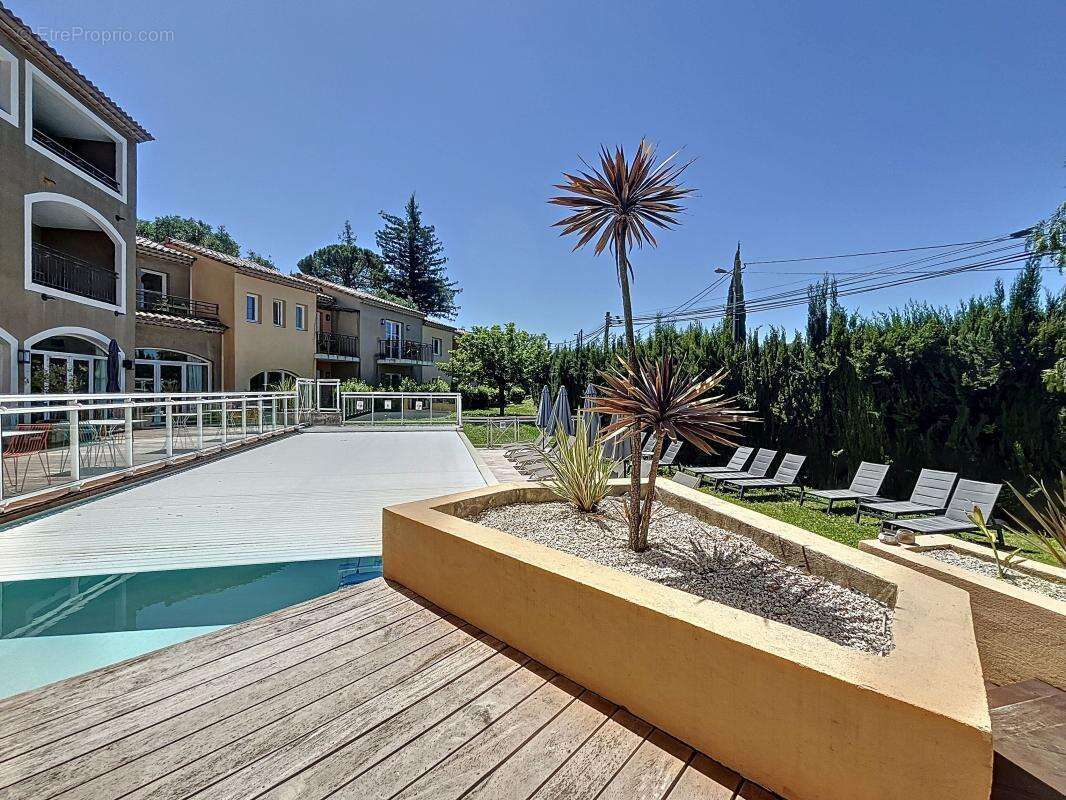 Appartement à MOUGINS