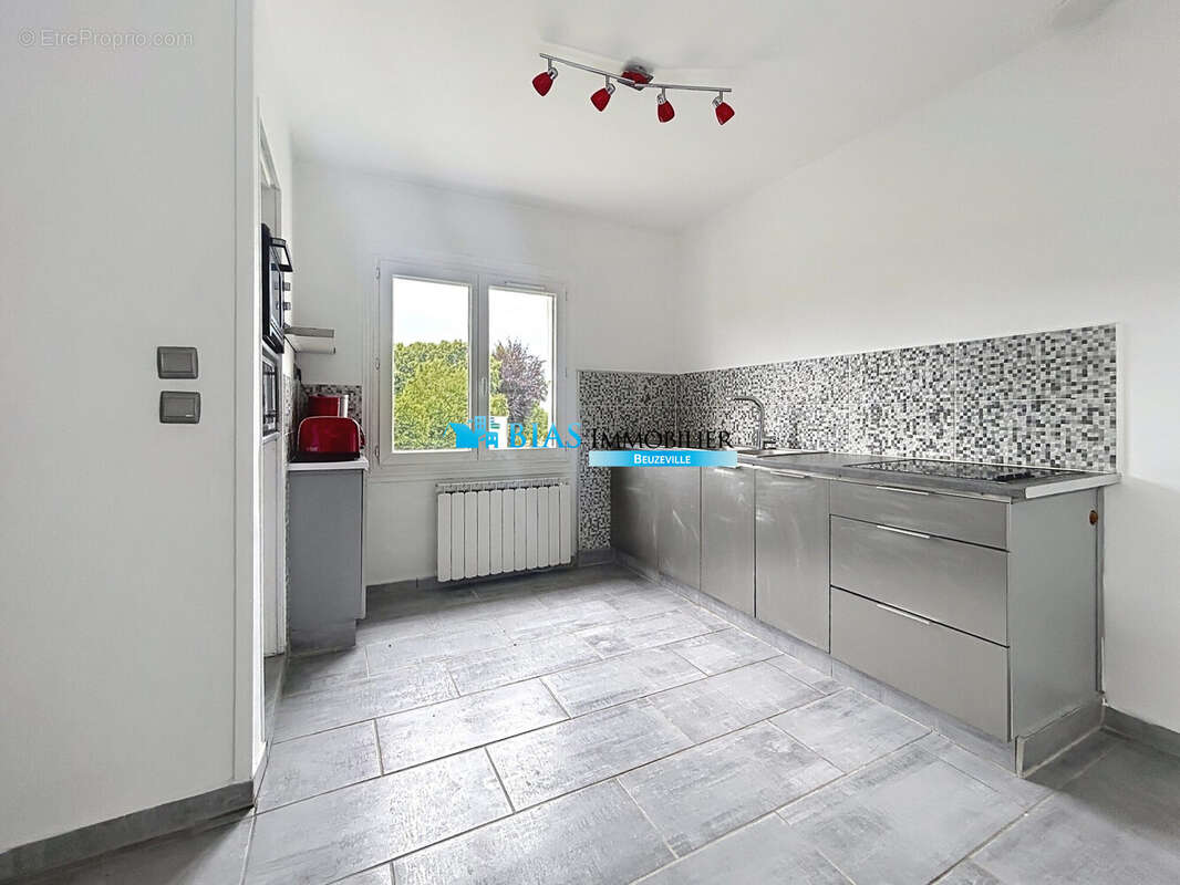 Maison 64 m² à Fiquefleur-Equainville  - photo 4