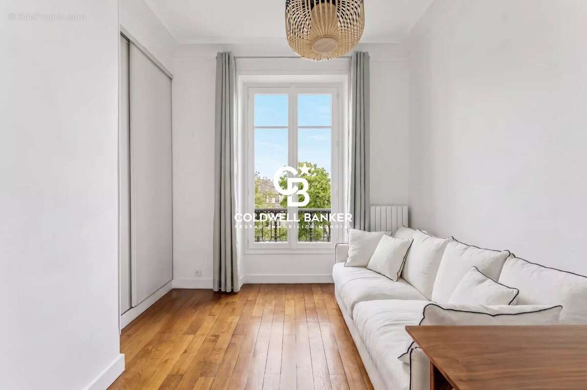 Appartement à PARIS-7E