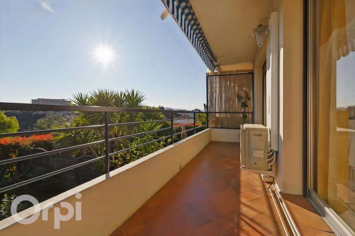 Appartement à LE CANNET