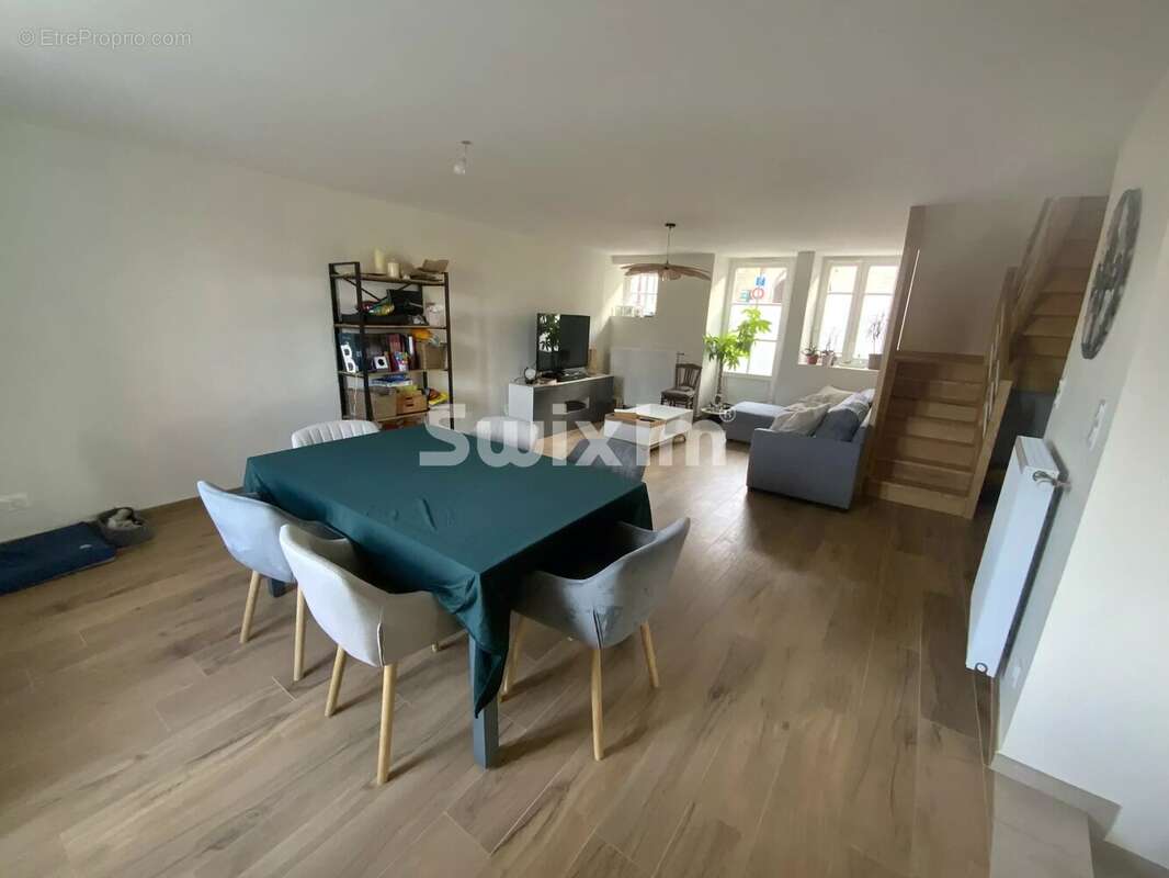 Maison à ROCHEFORT-SUR-NENON