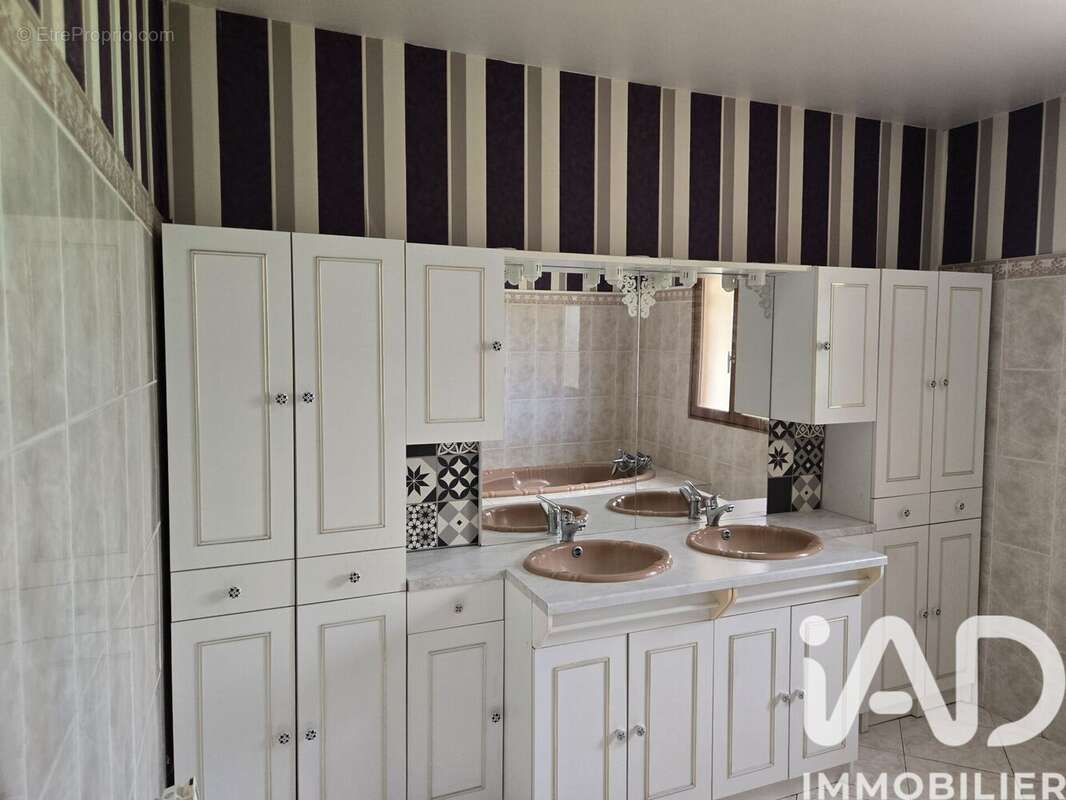 Maison 147 m² à Marcilly-La-Campagne  - photo 6