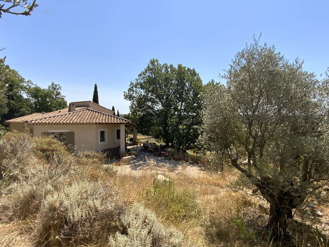 Villa d'architecte en position dominante de plain pied et sa vue panoramique. - photo 21