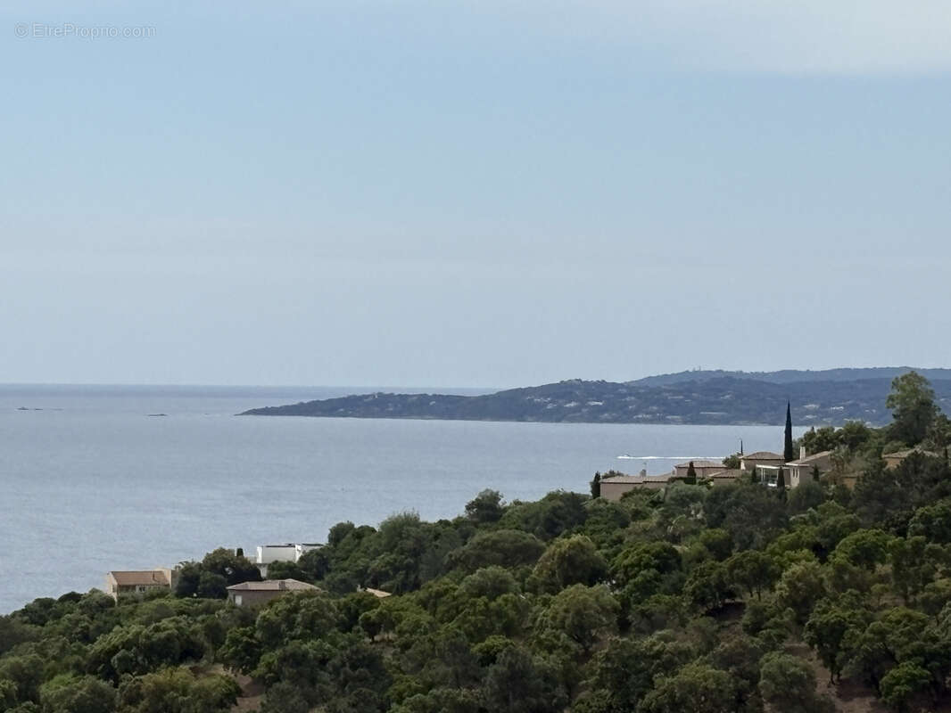 Maison à ROQUEBRUNE-SUR-ARGENS